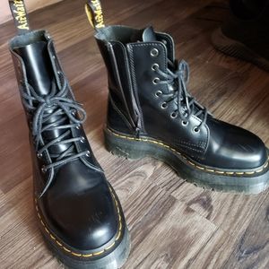 Dr. Martens Jadon